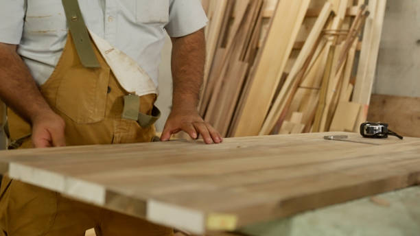istock Japanese woodworkers working in the garage. 1764592958