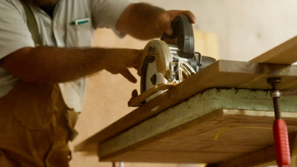 istock Japanese woodworkers working in the garage. 1764630003