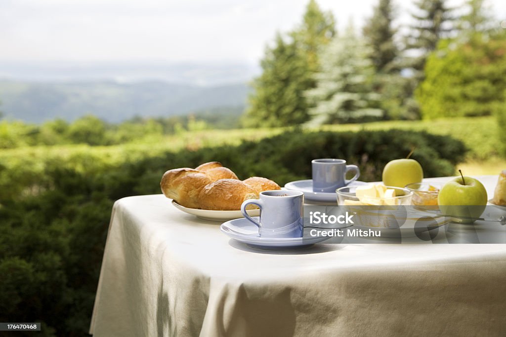 Frühstück im Freien - Lizenzfrei Couchtisch Stock-Foto