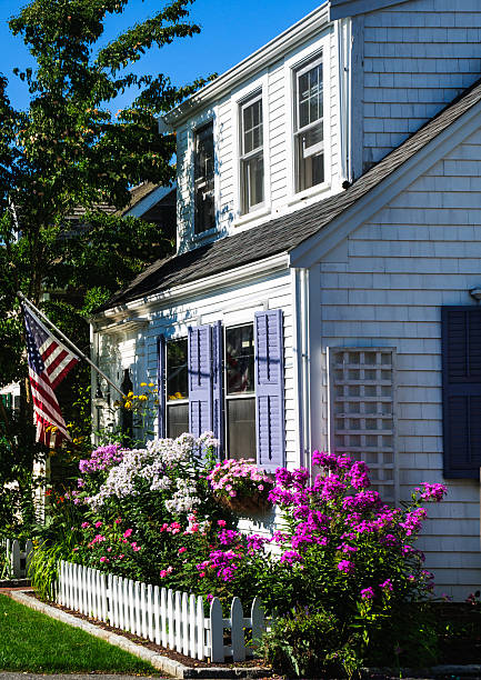 кейпкод домашний сад - august cape cod massachusetts new england стоковые фото и изображения