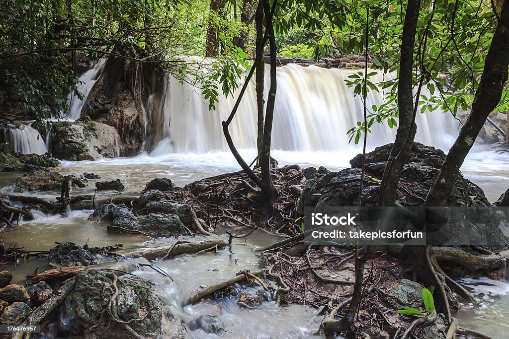 Huay mae khamin cascadas - Foto de stock de Agua libre de derechos
