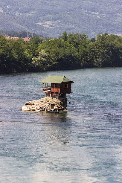 istock House on a Rock by the River 176478487