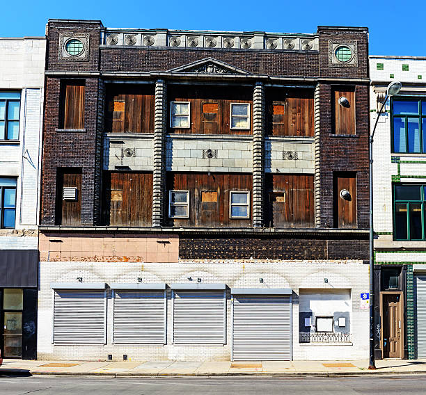 istock Old Closed Shops in Wicker Park, Chicago 176482355