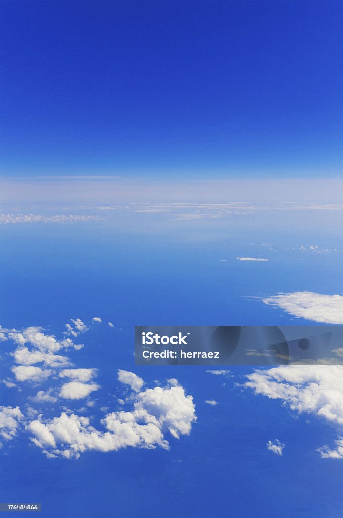 Vista aérea do céu azul - Foto de stock de Curva - Forma royalty-free