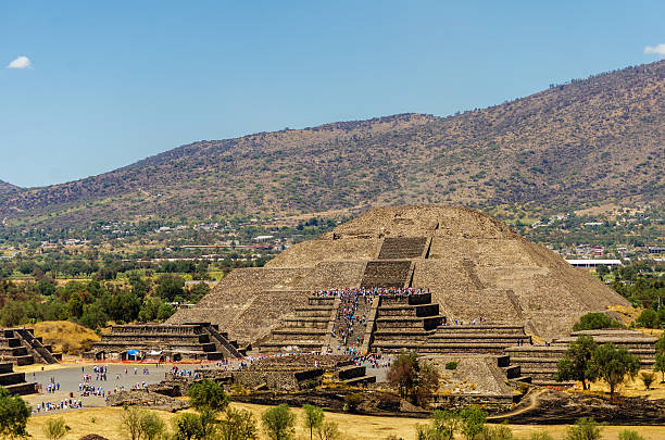 istock Temple of the Moon 176489136