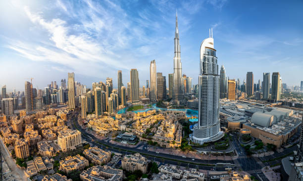 vista panorámica del horizonte del distrito del centro de dubái - industry sunrise dubai construction fotografías e imágenes de stock