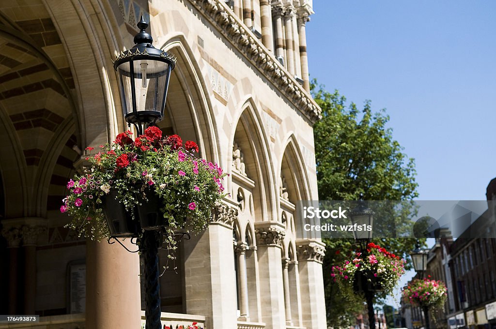 Laternenpfählen und Blumen Guildhall - Lizenzfrei Architektur Stock-Foto