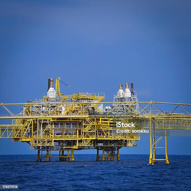 Photo libre de droit de Plateforme Pétrolière Offshore banque d'images et plus d'images libres de droit de Asie - Asie, Asie du Sud-Est, Bleu