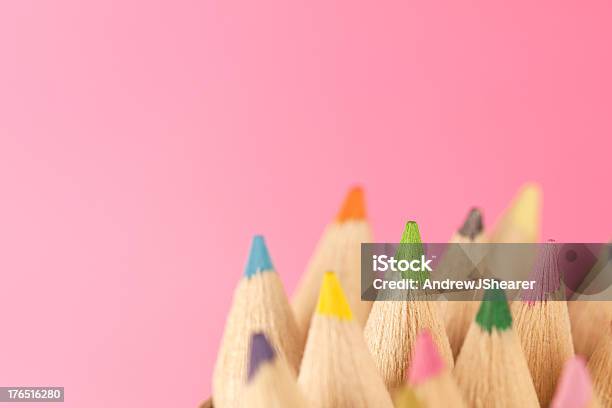 Buntstifte In Vielen Verschiedenen Farben Fotografierte Zusammen Stockfoto und mehr Bilder von Bildung