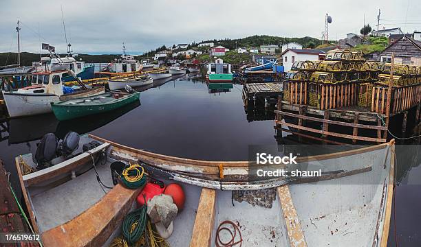 Ньюфаундленд Outport Village — стоковые фотографии и другие картинки Атлантический океан - Атлантический океан, Без людей, Береговая линия