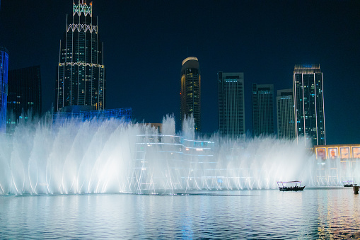 Performance on the Dubai fountain at night