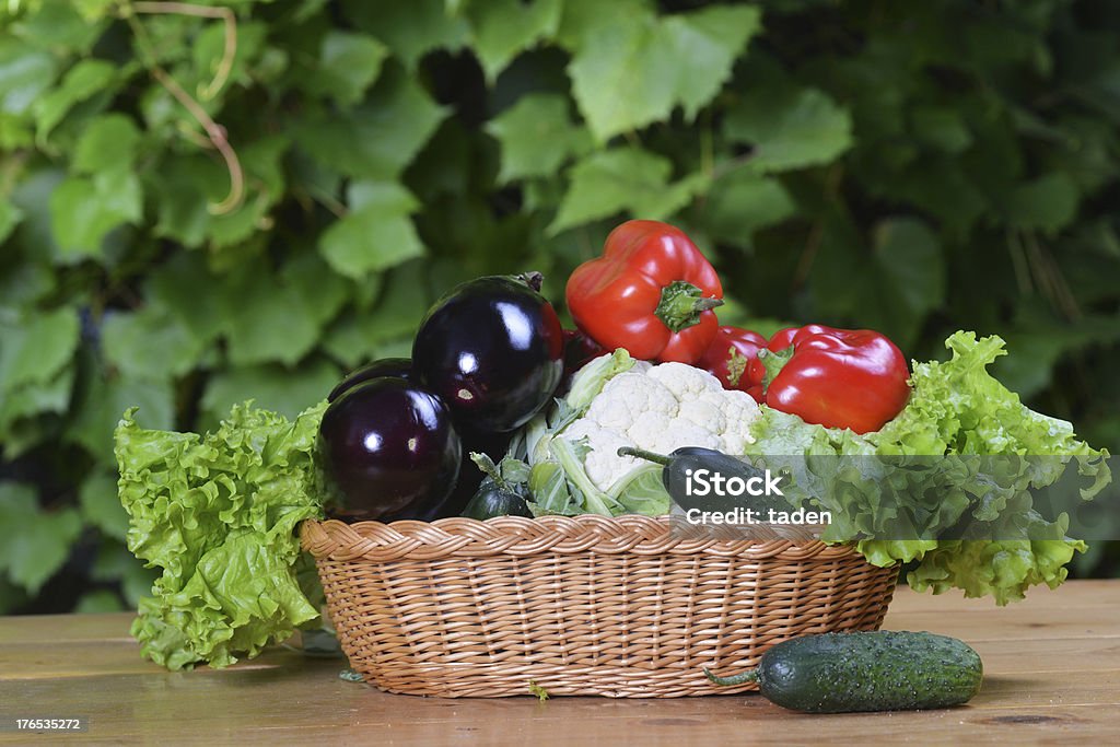 Verdure in vimini - Foto stock royalty-free di Agricoltura