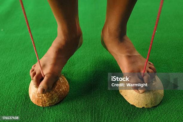 신발 만든 코코넛 쉘 태국인 Boxer Trainning 건강한 생활방식에 대한 스톡 사진 및 기타 이미지 - 건강한 생활방식, 격투기, 공동체