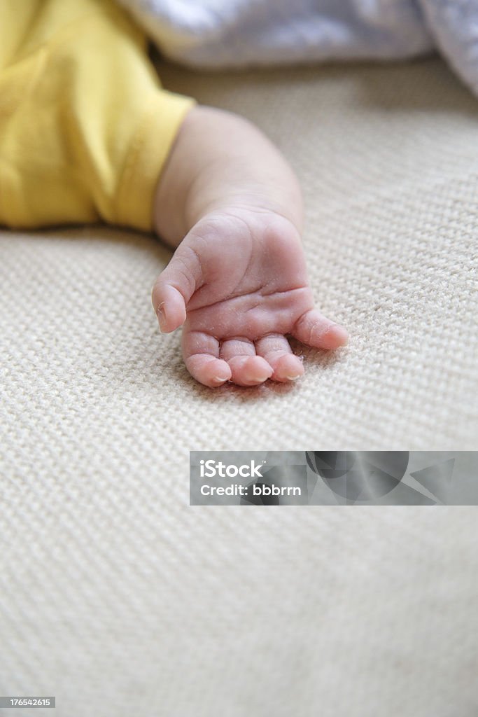 Bebé mano - Foto de stock de Bebé libre de derechos