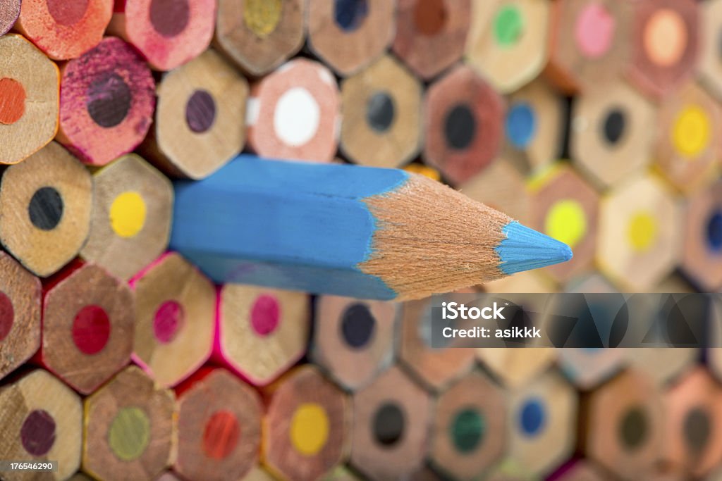 Farbige Bleistifte - Lizenzfrei Ausrüstung und Geräte Stock-Foto