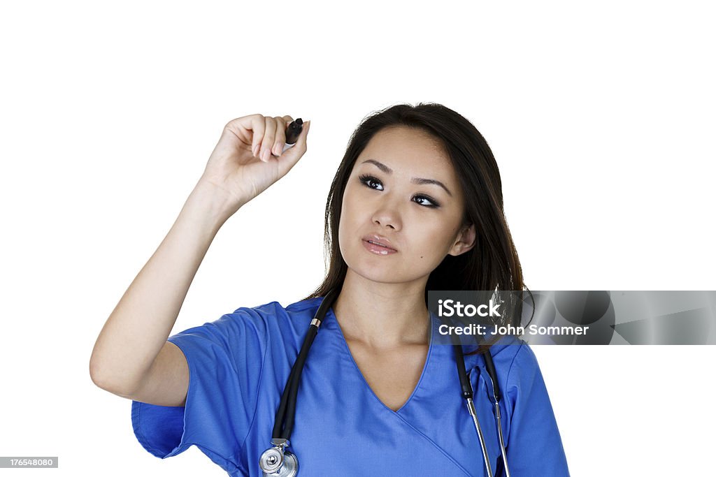 Pielęgniarka lub lekarz Trzymając znacznik - Zbiór zdjęć royalty-free (20-24 lata)