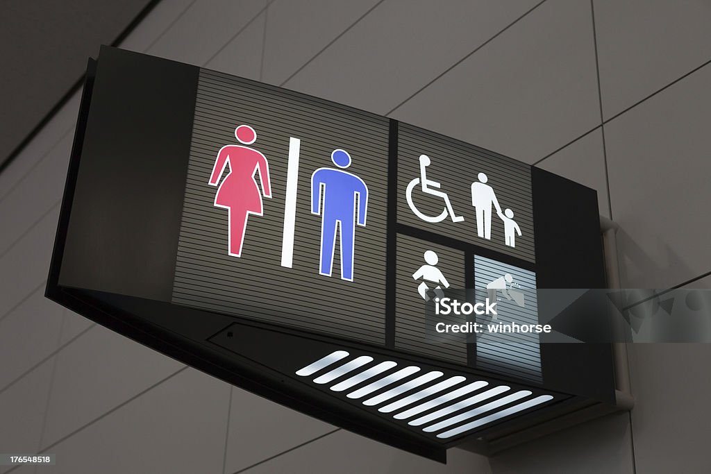 Знак туалета - Стоковые фото Аэропорт роялти-фри