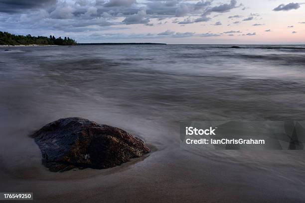 Foto de Tranquilidade e mais fotos de stock de Erodido - Erodido, Manitoba, Rocha