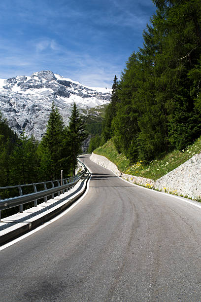istock The long open road to beauty in nature 176551673