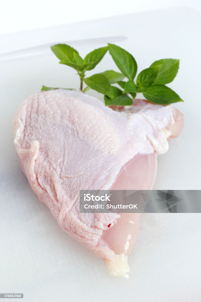 Pechuga de pollo de la carne se prepara para hacer los - Foto de stock de Agricultura libre de derechos