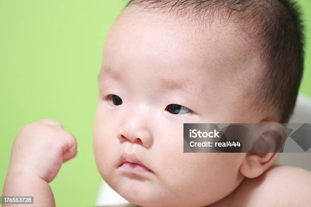 Милый Азиатские Baby — стоковые фотографии и другие картинки 2-3 месяца - 2-3 месяца, 6-11 месяцев, В помещении