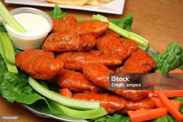 Buffalo Chicken Los Dedos Foto de stock y más banco de imágenes de Comida para llevar - Comida para llevar, Fotografía - Imágenes, Horizontal