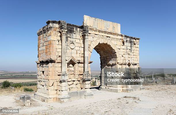 Larco Di Caracalla A Volubilis Marocco - Fotografie stock e altre immagini di Africa - Africa, Africa settentrionale, Ambientazione esterna