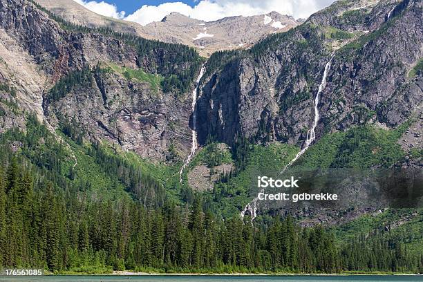 Foto de Cachoeiras Na Avalanche Lake e mais fotos de stock de Azul - Azul, Cascata, Cordilheira