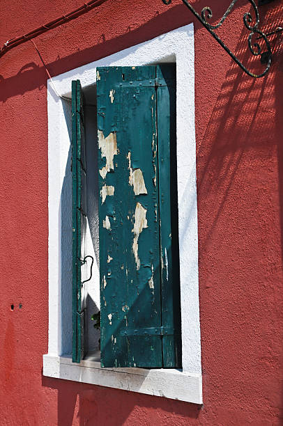 Janela em Veneza - fotografia de stock