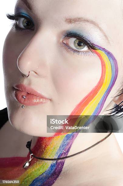 클로즈업 블루 Eyed 젊은 여자 레인보우 20-24세에 대한 스톡 사진 및 기타 이미지 - 20-24세, 20-29세, Gay Pride Parade