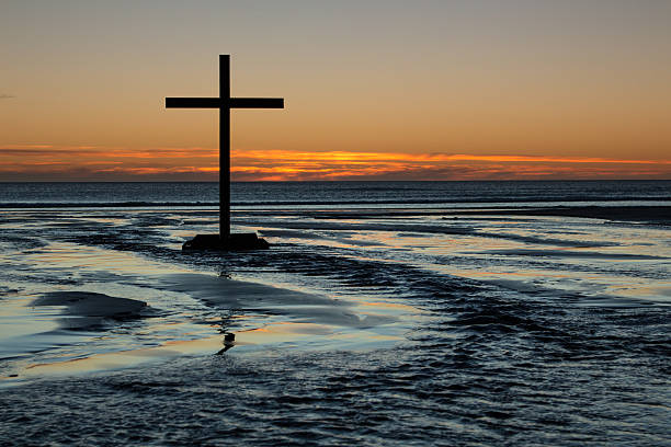 istock Cross Of Flowing Waters 176570832