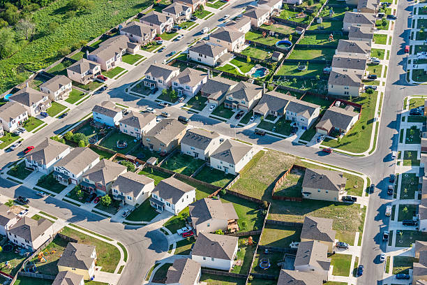 サン antoniotexas 郊外の住宅開発エリアの空からの眺め - aerial view suburb housing development texas ストックフォトと画像