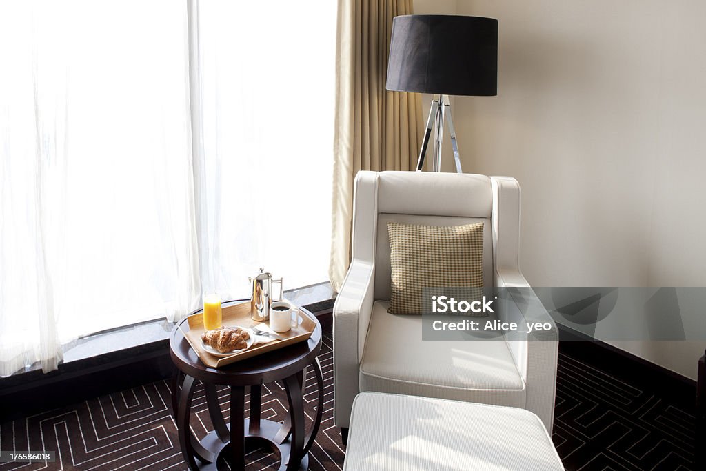 Desayuno en una habitación de hotel - Foto de stock de Acogedor libre de derechos