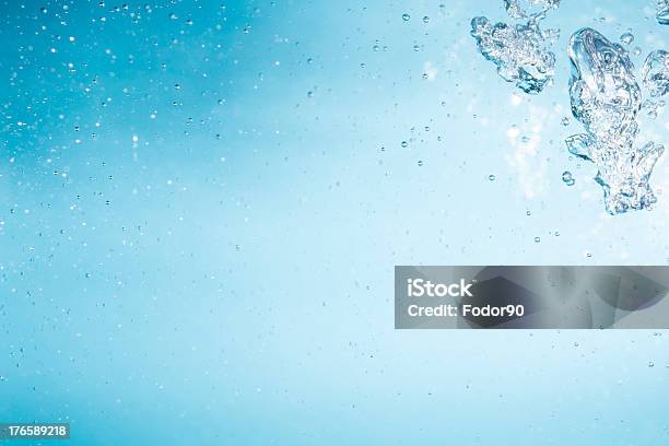 Blase Im Wasser Stockfoto und mehr Bilder von Abstrakt - Abstrakt, Bewegung, Blau