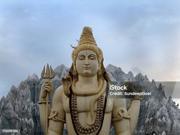 Photo libre de droit de Statue De Shiva banque d'images et plus d'images libres de droit de Amour - Amour, Bangalore, Culture indienne d'Inde