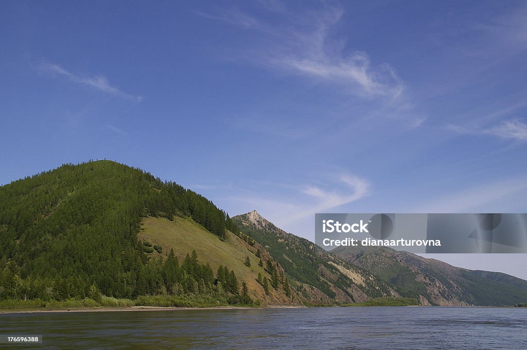 Tres hills en agua - Foto de stock de Agua libre de derechos