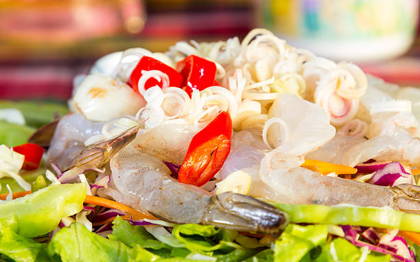 istock Spicy salad of fresh shrimp 176600213