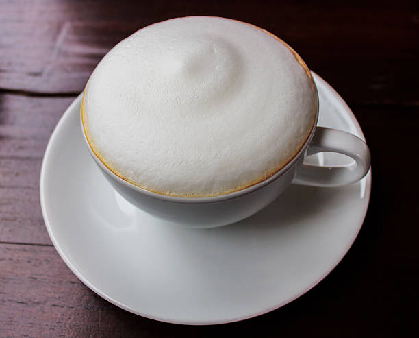 chávena de café - biscotti coffee cappuccino latté imagens e fotografias de stock