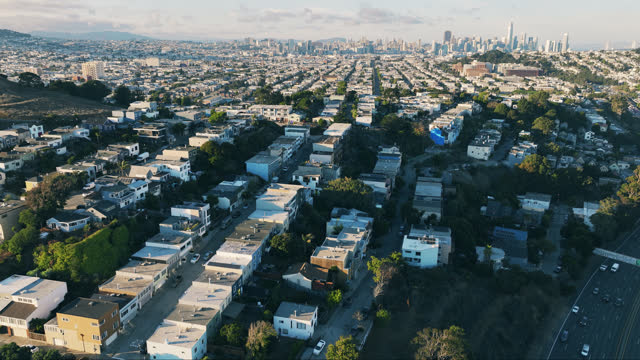 San Francisco Skyline: Captivating Aerial Views of the Vibrant Cityscape