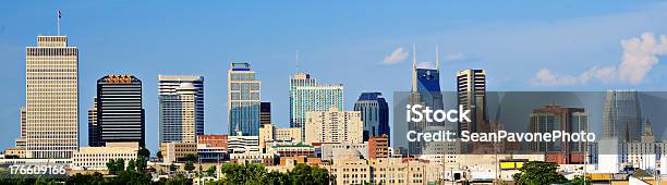 El Centro De La Ciudad De Nashville Foto de stock y más banco de imágenes de Nashville - Nashville, Panorama urbano, Distrito central