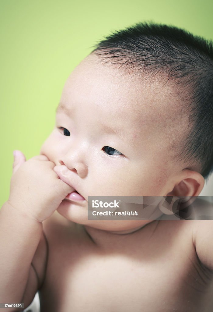 Linda asiática bebé - Foto de stock de 2-5 meses libre de derechos