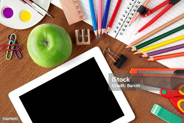 School Objekte Stockfoto und mehr Bilder von Schulbedarf - Schulbedarf, Laptop, Tablet PC