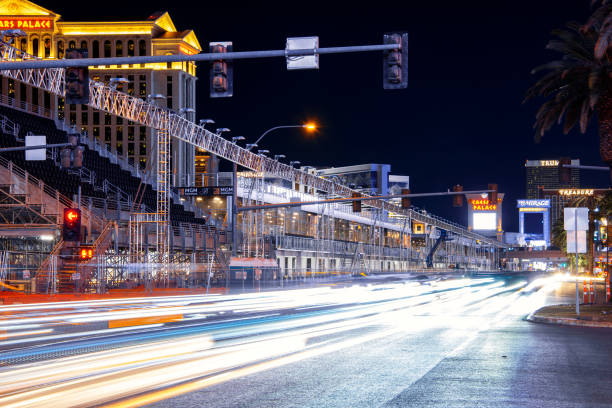 construction controversée d’un grand prix de formule 1 sur le strip de las vegas - formula one racing photos et images de collection