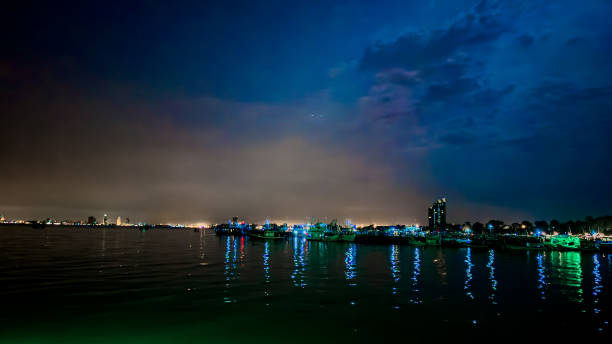 istock Chilling at the pier 1766582633