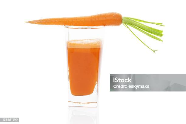 Succo Di Carota - Fotografie stock e altre immagini di Alimentazione sana - Alimentazione sana, Arancione, Bianco