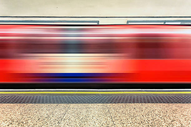 ご出発 - blurred motion city life train europe ストックフォトと画像