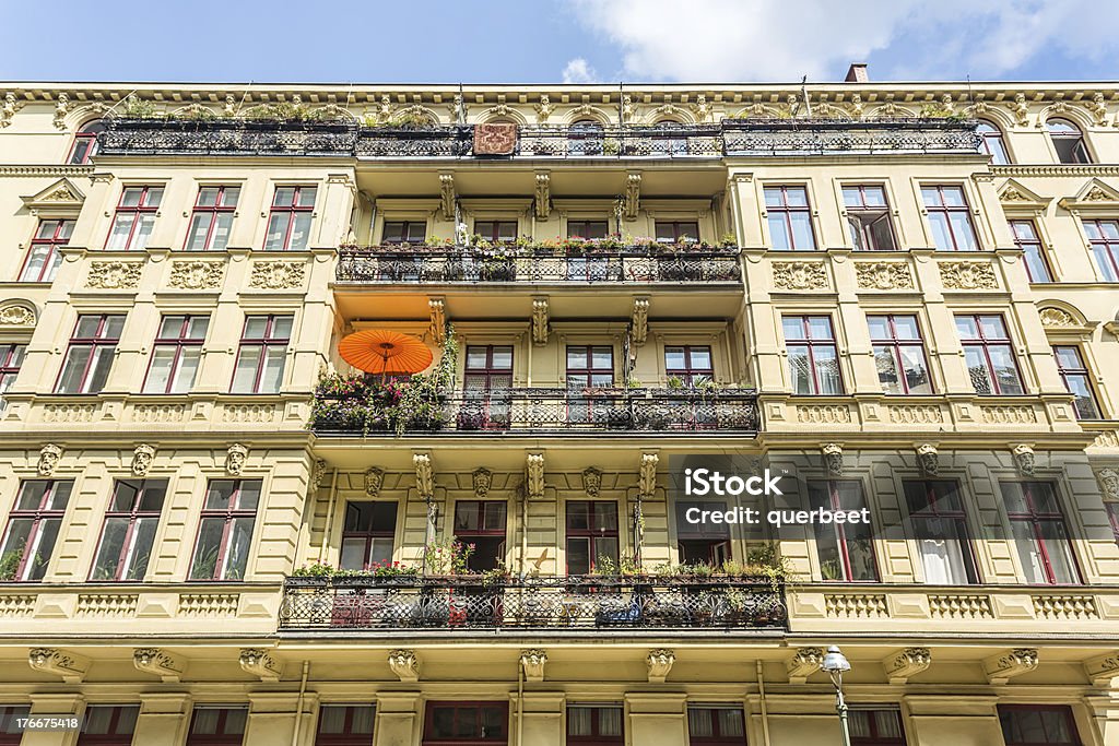Berlim, a antiga casa fachada - Foto de stock de Alemanha royalty-free