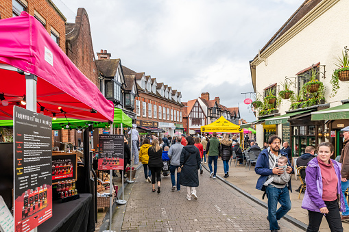 Stratford-Upon-Avon, UK. Sunday 29 October 2023. People look around a busy food festival in Stratford-Upon-Avon.