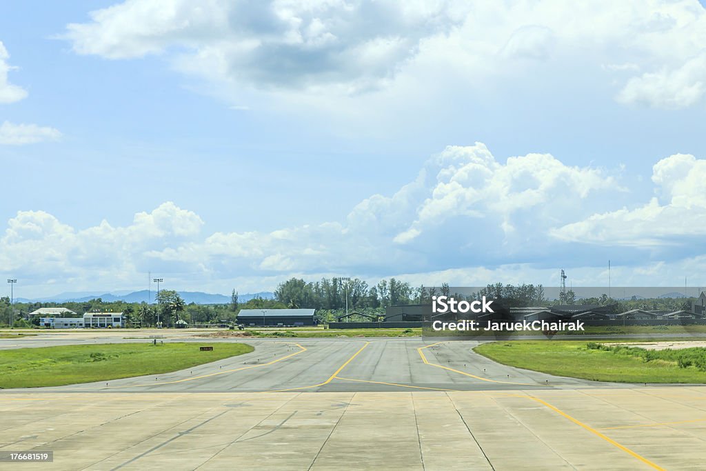 Vista dell'aeroporto - Foto stock royalty-free di Aeroplano