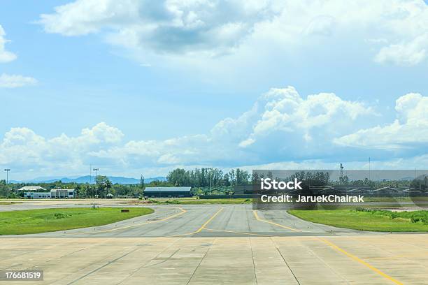 Vista Dellaeroporto - Fotografie stock e altre immagini di Aeroplano - Aeroplano, Aeroporto, Affari